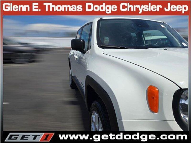 2023 Jeep Renegade Latitude Upland photo 5