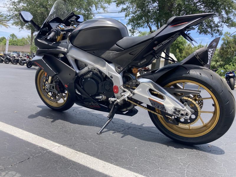 2019 Aprilia RSV4 1100 Factory 