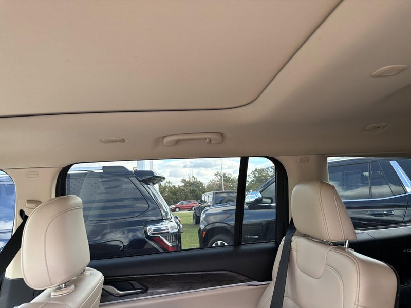 Used 2021 Jeep Grand Cherokee L LimitedImage 23