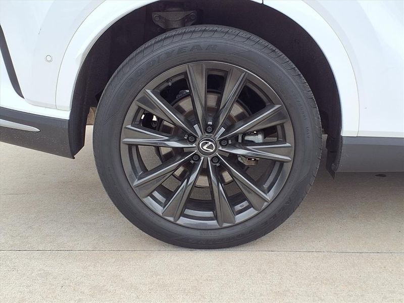 Used 2023 Lexus RX 350 F Sport HandlingImage 10