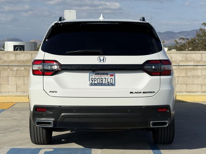 Used 2025 Honda Pilot Black EditionImage 11