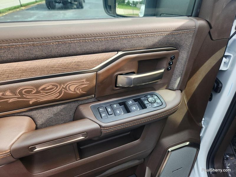 New 2026 RAM 3500 Limited Longhorn Crew Cab 4x4 8' Box