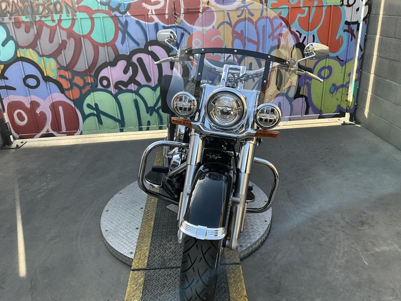 Used 2019 HARLEY SOFTAIL DELUXE 107 Image 8