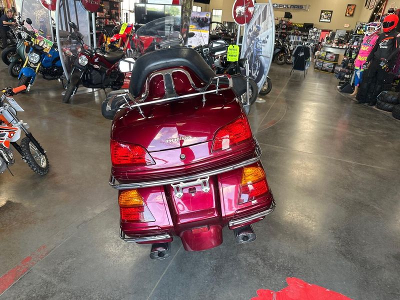 2004 Honda GOLD WING 
