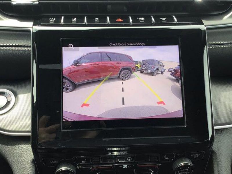 New 2025 Jeep Grand Cherokee Altitude X 4x2Image 14