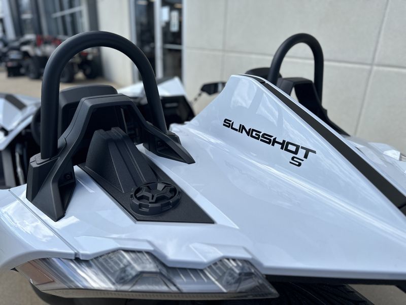 2024 Polaris SLINGSHOT S MANUALImage 7