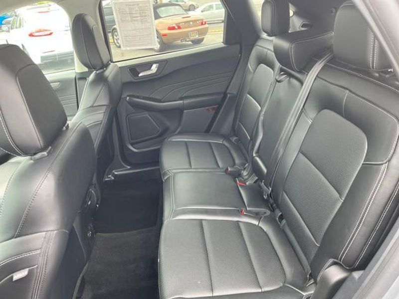 2022 Ford Escape Titanium