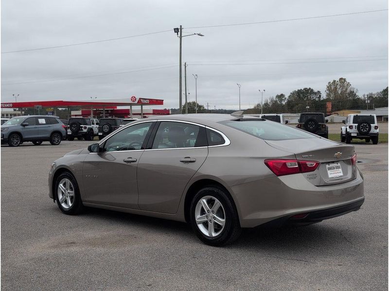 Used 2023 Chevrolet Malibu LTImage 3