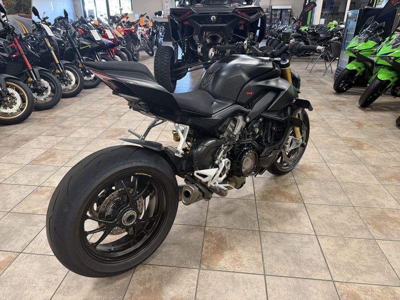 Used 2021 Ducati STREETFIGHTER V4S Image 17