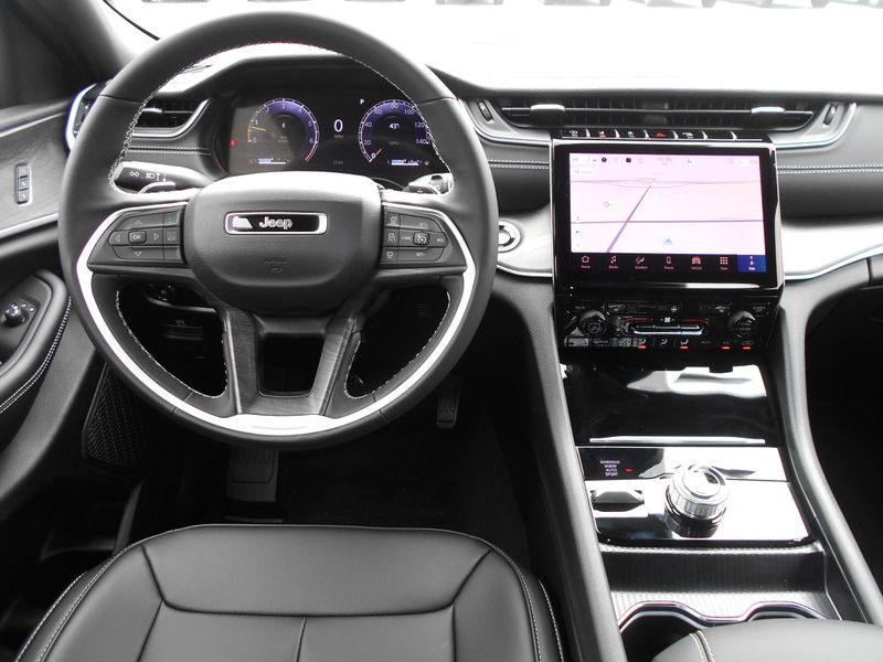 2025 Jeep Grand Cherokee Limited 4x4Image 4