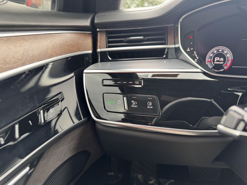 Used 2019 Audi A8 L Image 17