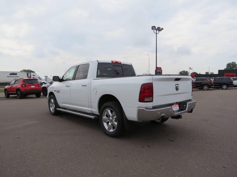 Used 2018 RAM 1500 SLT 4x4 4dr Crew Cab 5.5 ft. SB PickupImage 4