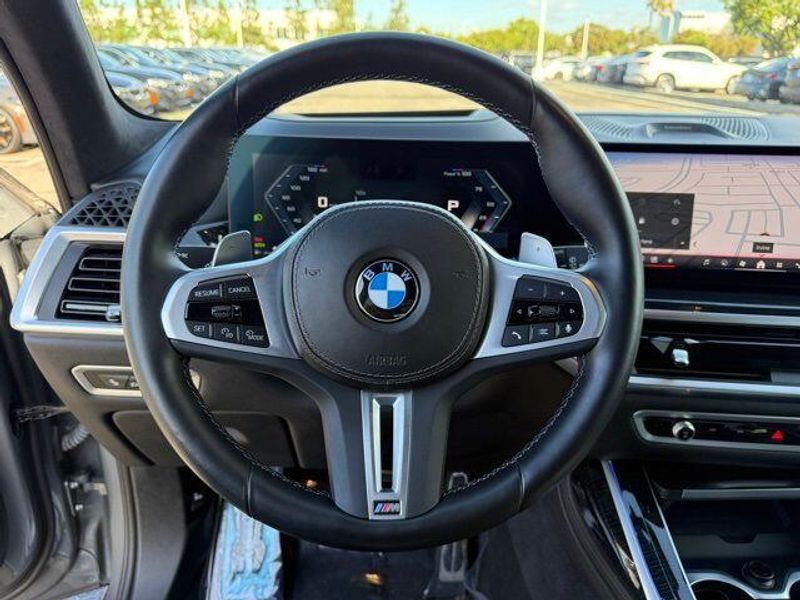 Used 2024 BMW X7 M60iImage 18