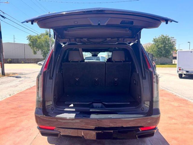 Used 2023 Cadillac Escalade SportImage 6