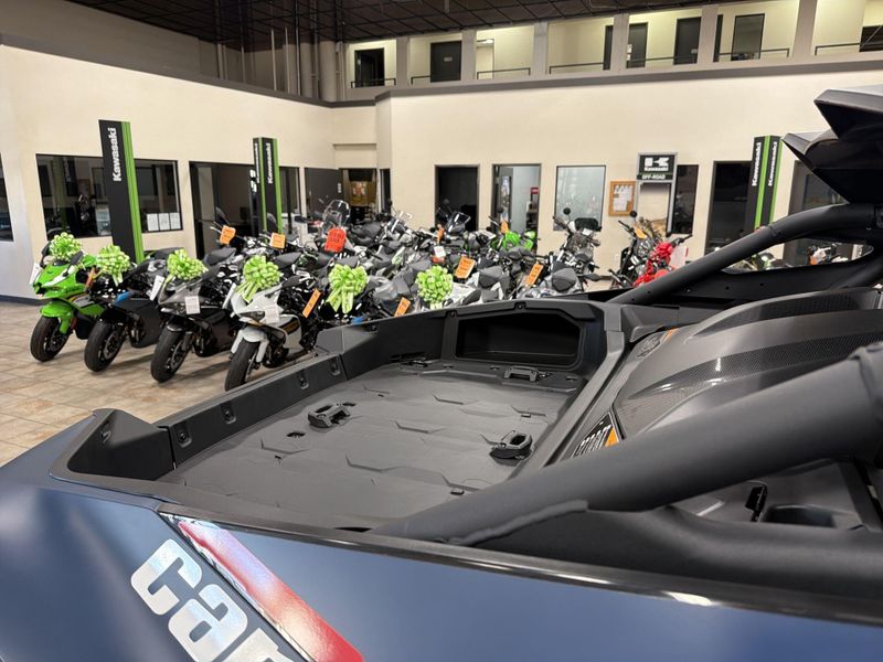 New 2026 Can-Am MAVERICK R MAX X RS 999T DCT Image 18