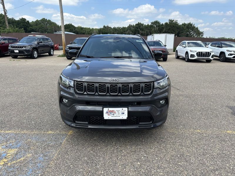 2024 Jeep Compass Latitude 4x4Image 3