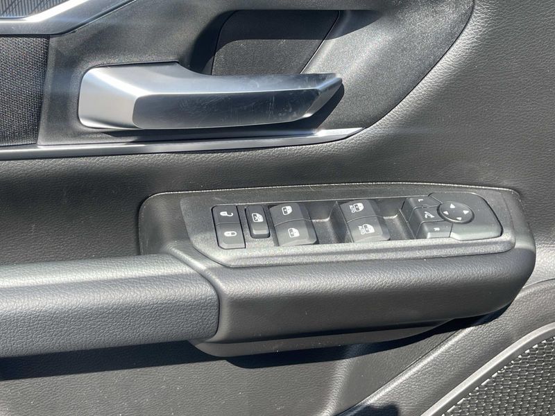 New 2026 RAM 1500 Big Horn Crew Cab 4x2 5'7' Box