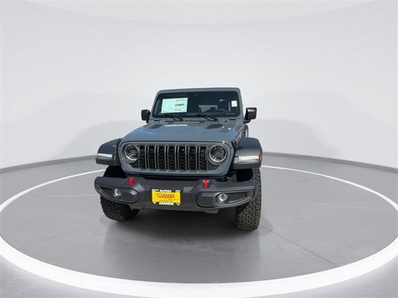 2025 Jeep Wrangler Unlimited Rubicon photo 2