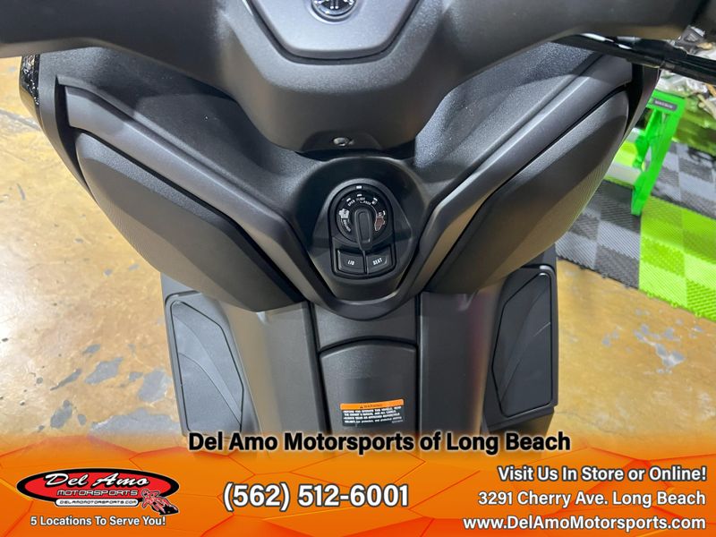 2025 Yamaha Xmax Image 7