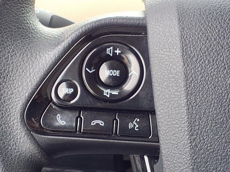 Used 2020 Toyota Prius LEImage 17