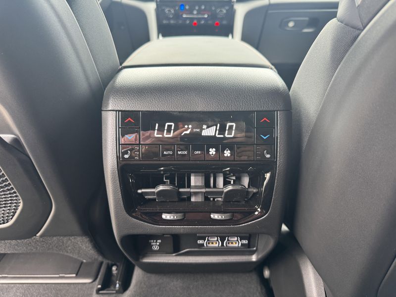 New 2025 Jeep Grand Cherokee SummitImage 12