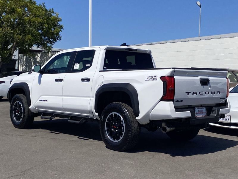 New 2025 Toyota Tacoma TRD Off Road HybridImage 5
