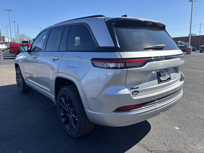 New 2026 Jeep Grand Cherokee Limited Reserve 4x4Image 12