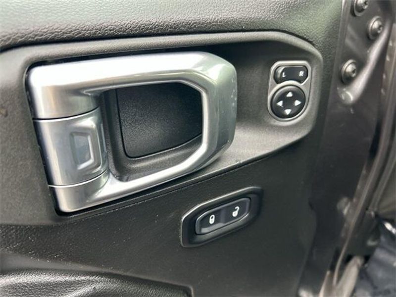 Used 2022 Jeep Wrangler Unlimited Sport AltitudeImage 20