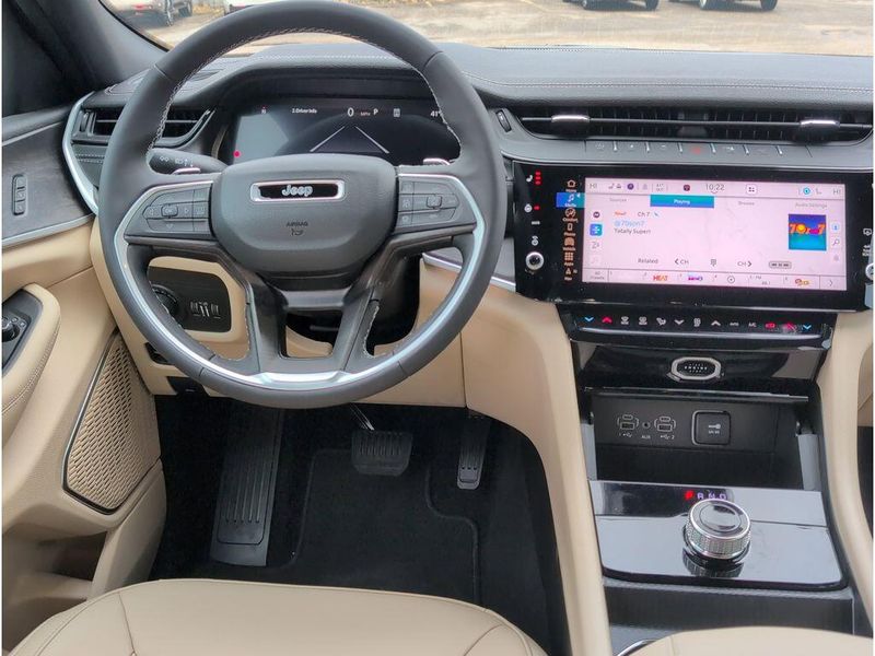 New 2026 Jeep Grand Cherokee Limited 4x2Image 34