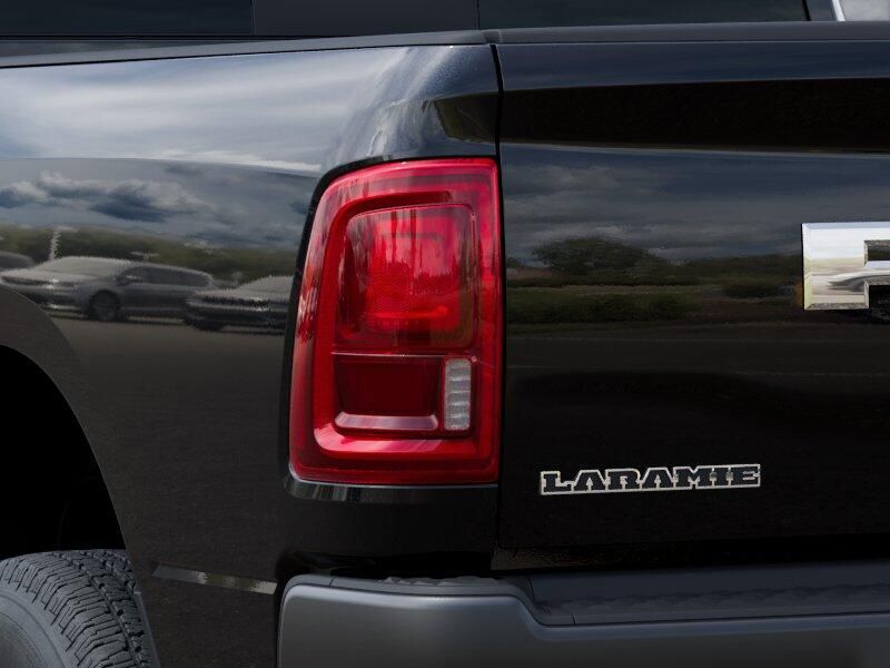 New 2025 RAM 2500 Laramie Crew Cab 4x4 6'4' Box