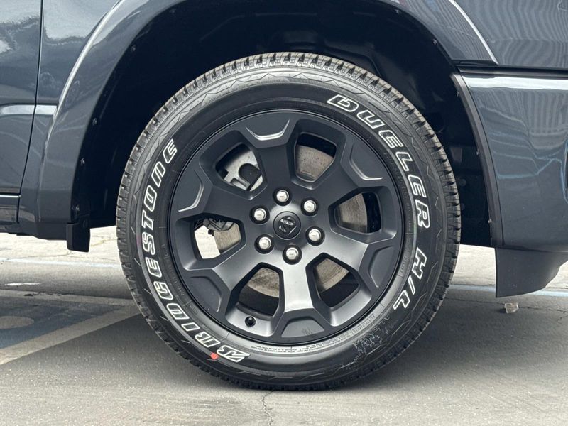 New 2026 RAM 1500 Big Horn Crew Cab 4x2 5'7' Box