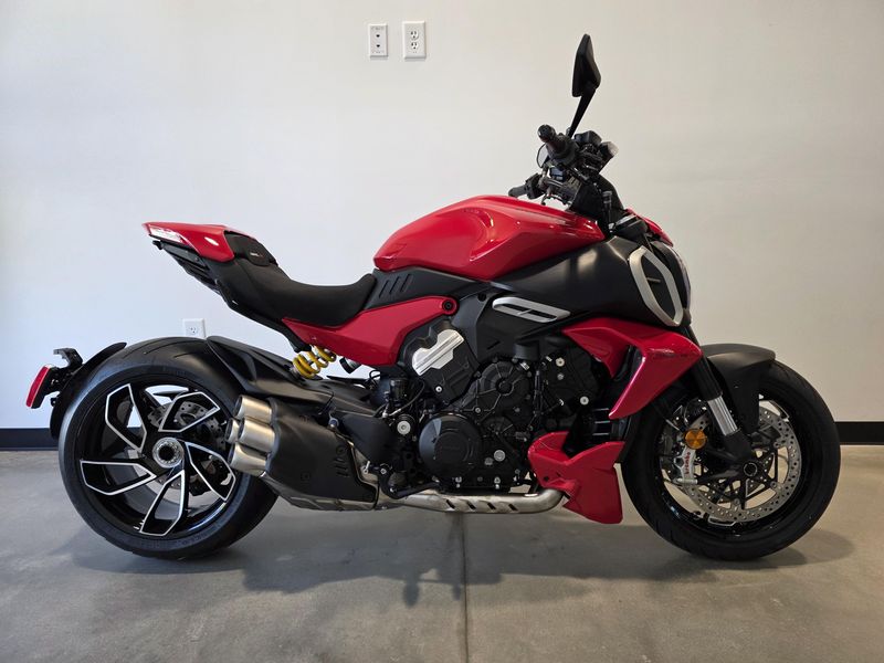 2025 Ducati Diavel V4