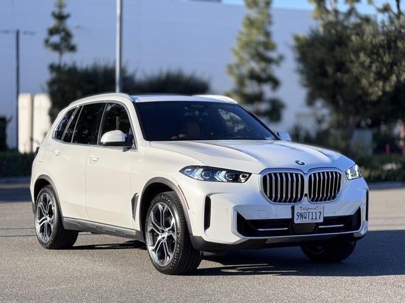 2025 BMW X5 sDrive40iImage 2