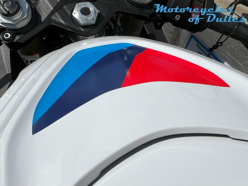 2025 BMW S 1000 RR Image 9