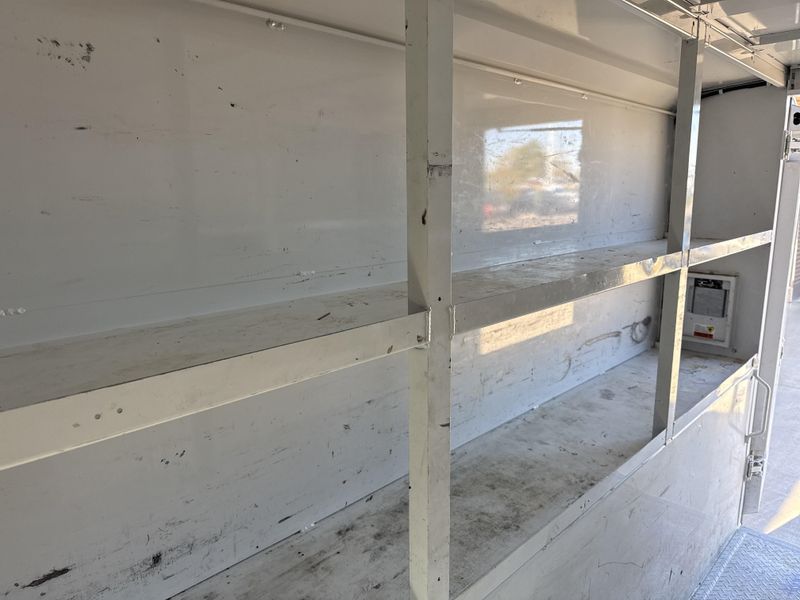 Used 2017 Chevrolet Express Cutaway Image 34