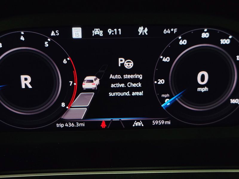 Used 2024 Volkswagen Tiguan AWD SEL R-Line w/Sunroof/NavImage 9