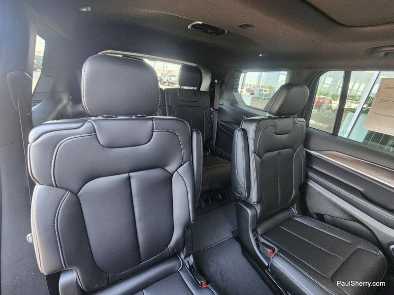 New 2026 Jeep Grand Cherokee L Limited 4x4