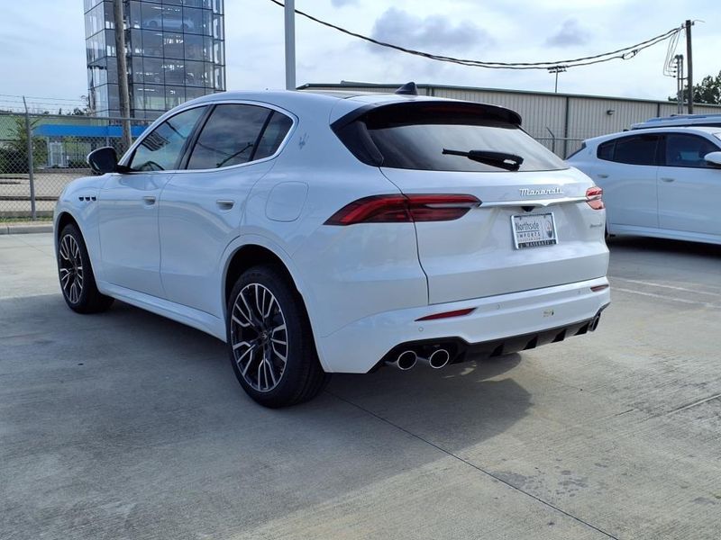 New 2025 Maserati Grecale Image 8