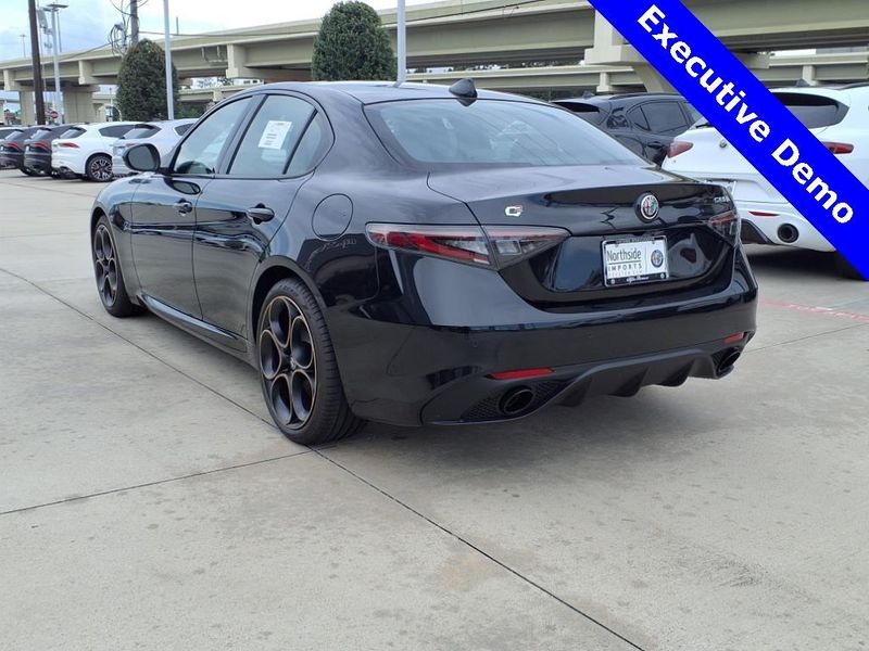 New 2025 Alfa Romeo Giulia Intensa RwdImage 9