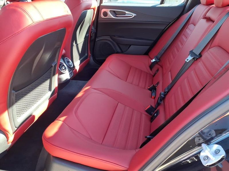 New 2025 Alfa Romeo Giulia RwdImage 9