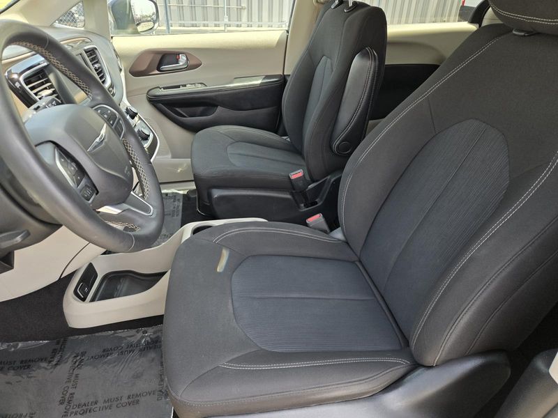 Used 2022 Chrysler Voyager LX FWD