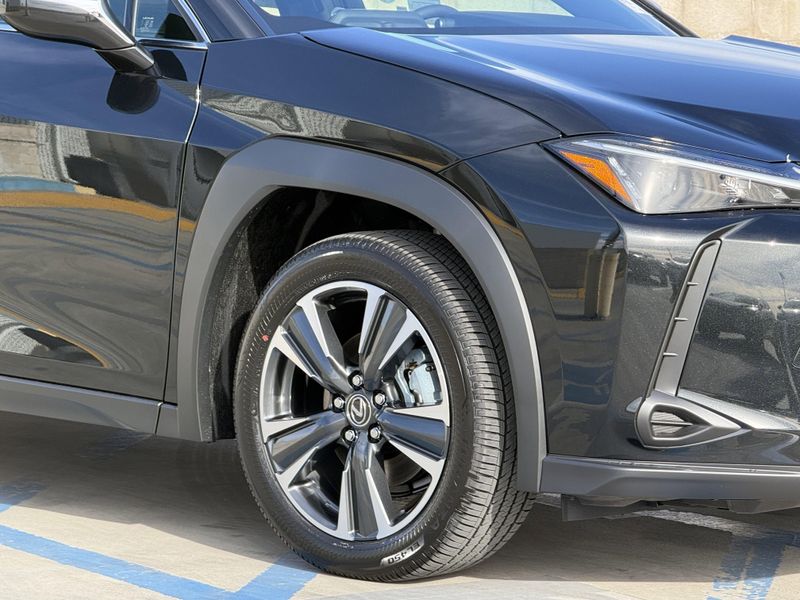New 2026 Lexus UX 300hImage 4