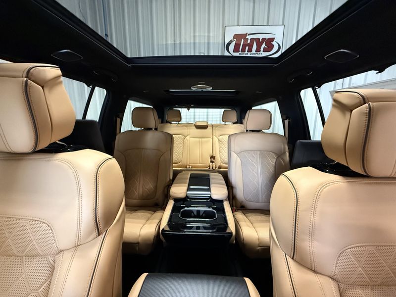 2026 Jeep Grand Wagoneer Summit Reserve 4x4Image 28