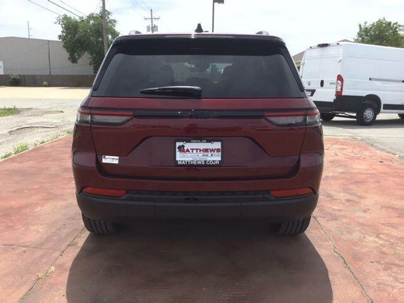 New 2025 Jeep Grand Cherokee Altitude X 4x2Image 4