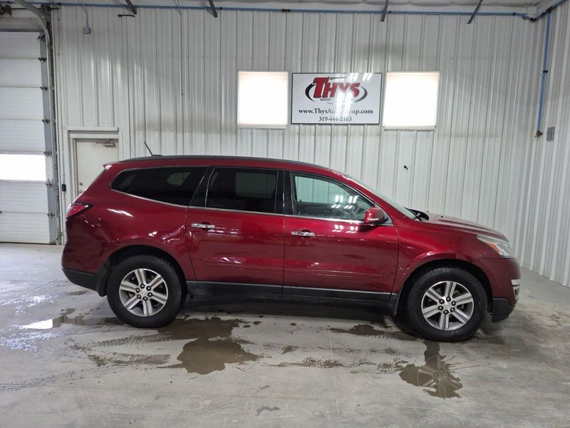 2016 Chevrolet Traverse LTImage 2