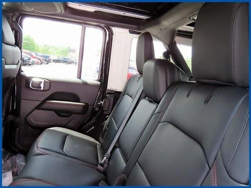 New 2025 Jeep Wrangler Rubicon XImage 10