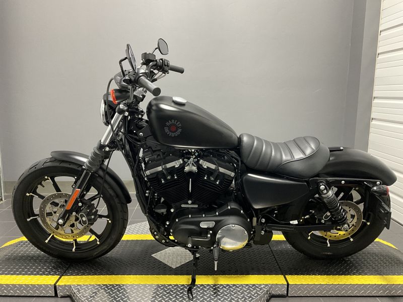2022 Harley-Davidson SPORTSTER IRON 883Image 4