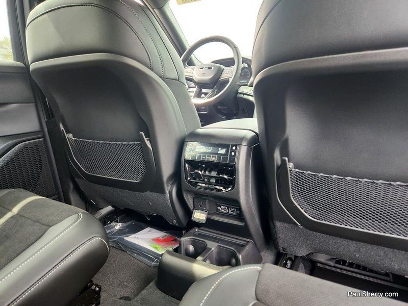 2025 Jeep Grand Cherokee L Altitude X 4x4Image 40