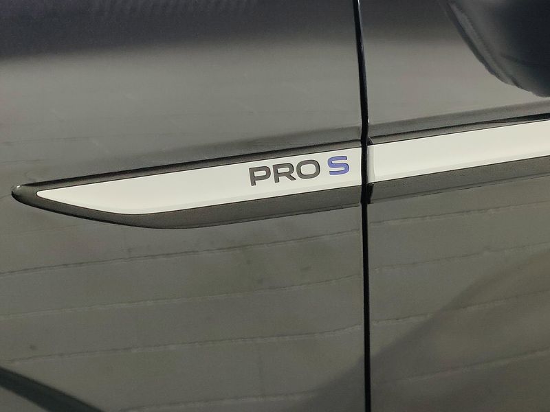 Used 2023 Volkswagen ID.4 Pro S 82kW Long Range w/Glass RoofImage 5