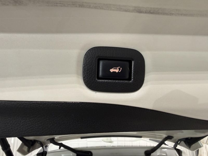 Used 2018 Nissan Rogue SVImage 9